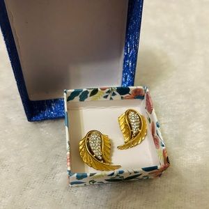 Vintage earrings (stud and clip on)